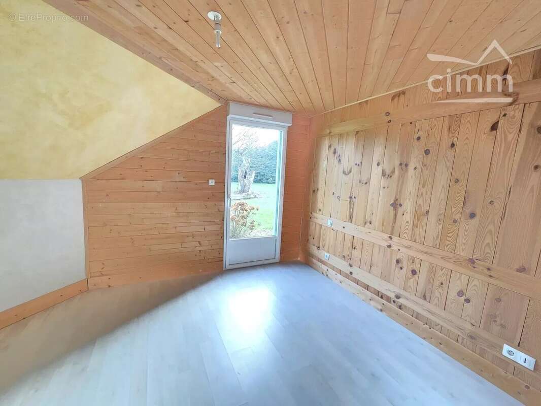 Maison T5 ossature bois de 177 m² habitable et 215 m² au sol sur 8000 m² de terrain clos à Héric - photo 7