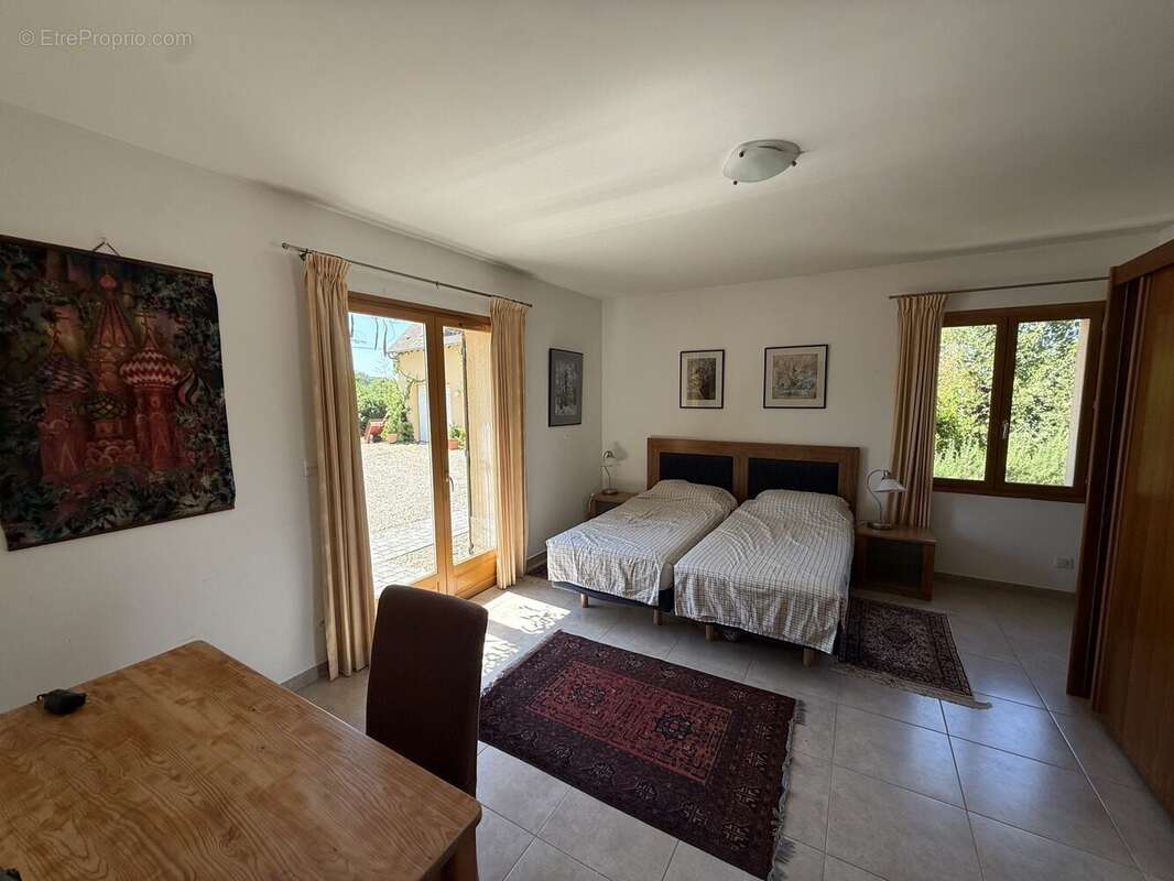 Maison 297 m² à Hardencourt-Cocherel  - photo 9