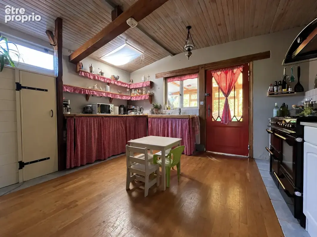 Maison de campagne sur 5 000m2 de terrain - photo 4