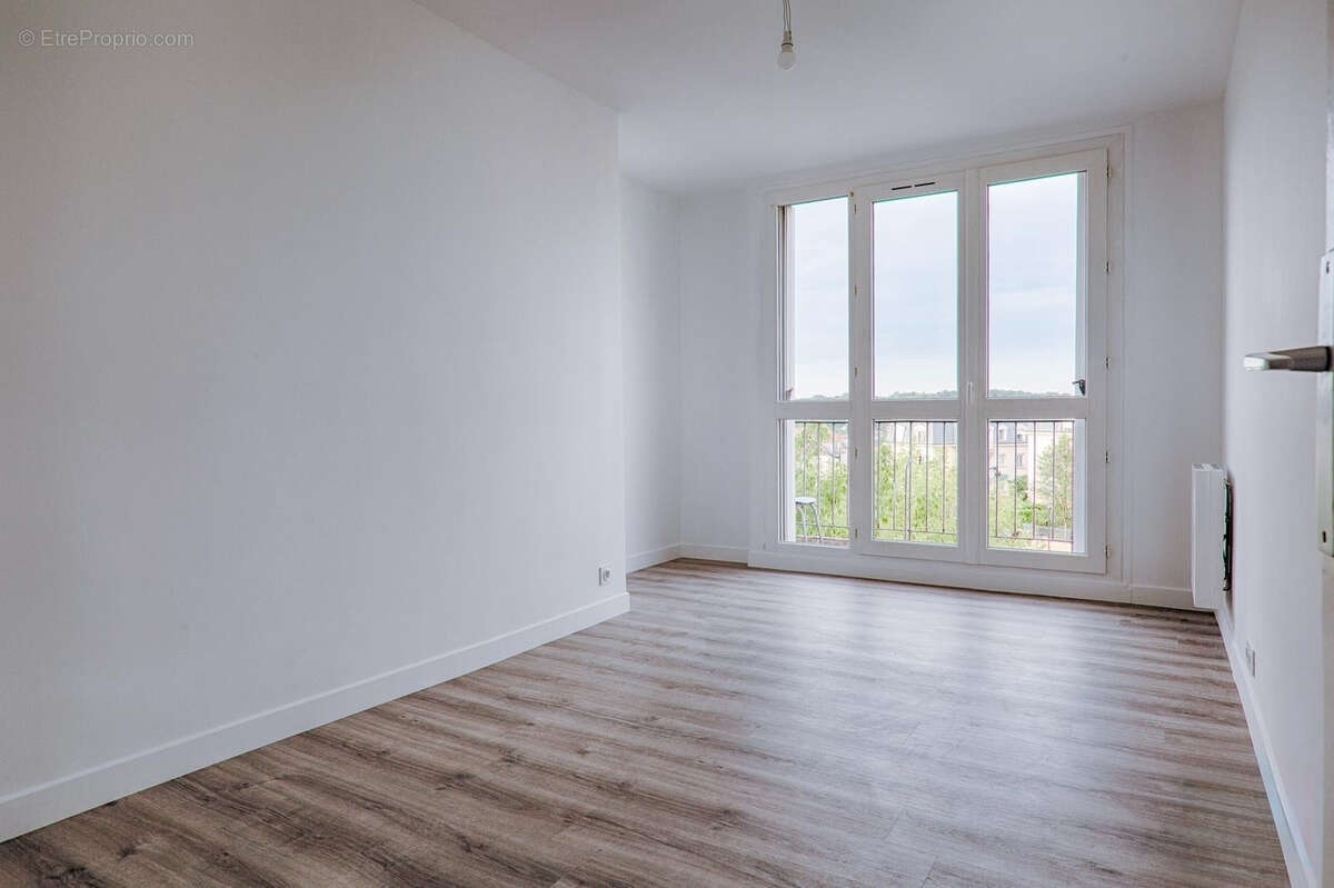 Appartement à CORBEIL-ESSONNES