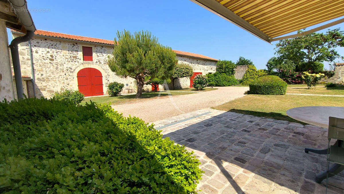 Maison à ARGENTON-L&#039;EGLISE