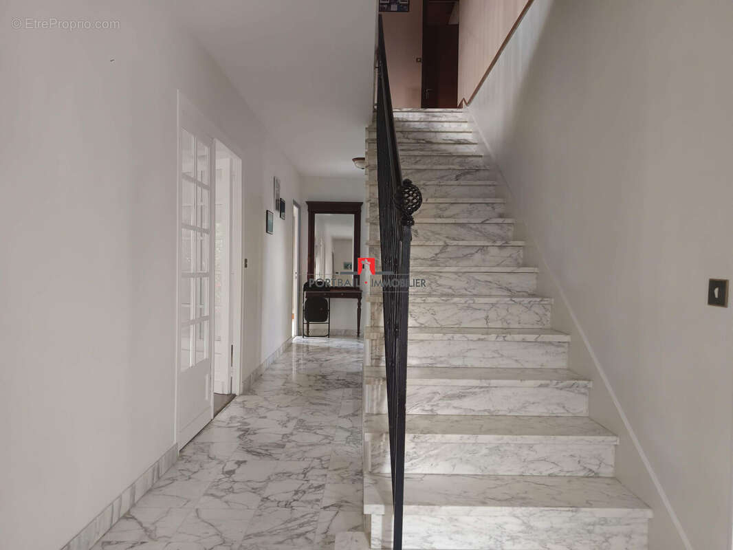 Maison 175 m² à Carbon-Blanc  - photo 8