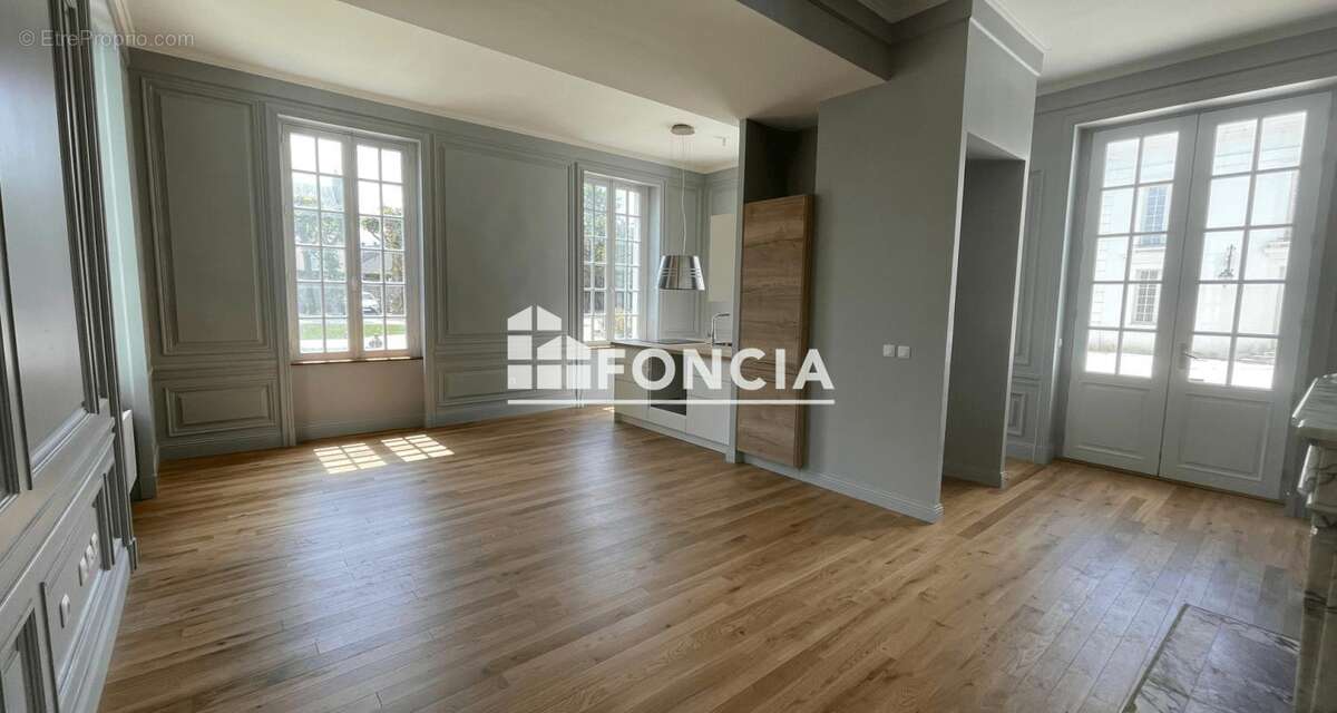 Appartement à MORIGNY-CHAMPIGNY