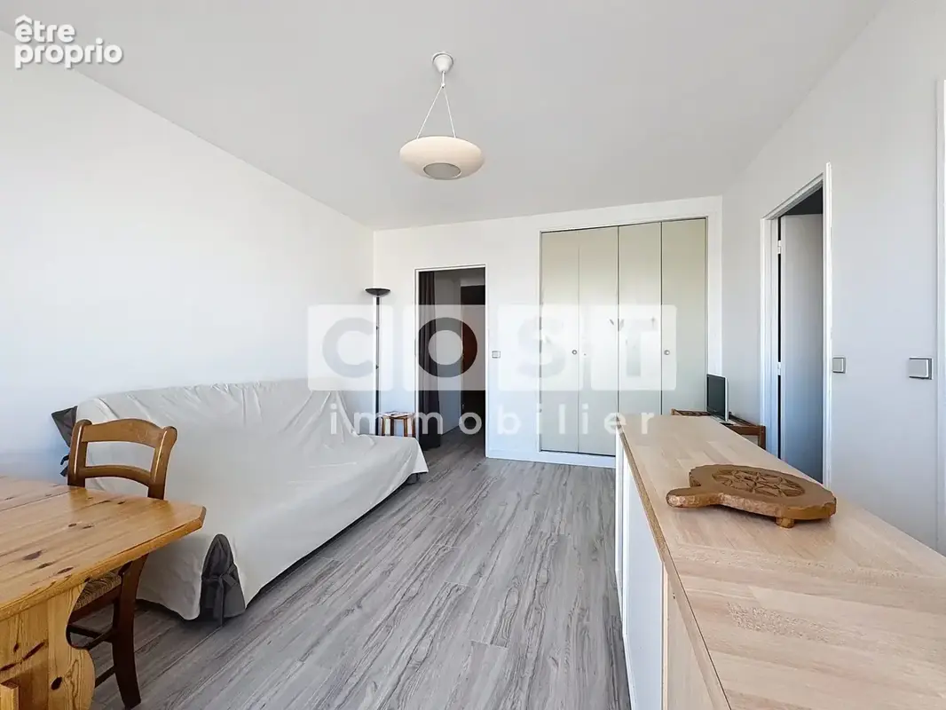 Appartement à COURBEVOIE