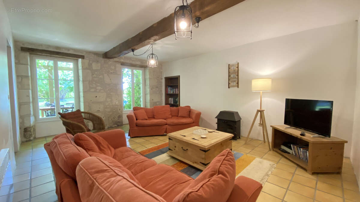 Maison à MORTAGNE-SUR-GIRONDE