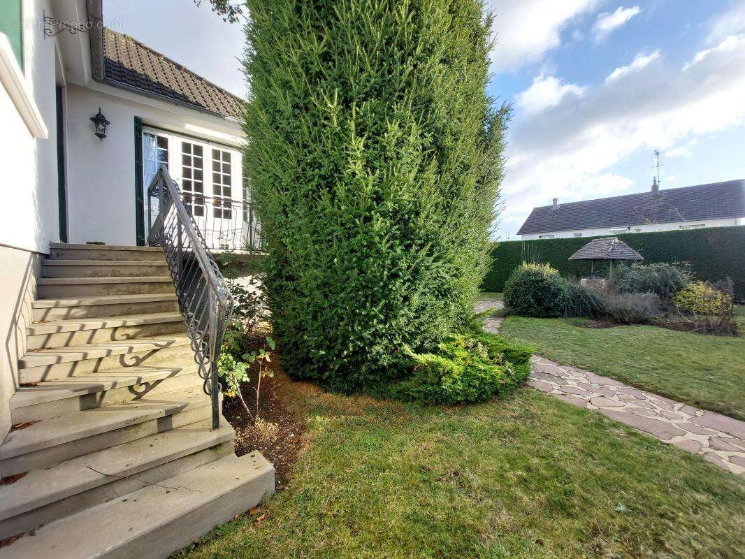 Maison à LES BAUX-SAINTE-CROIX