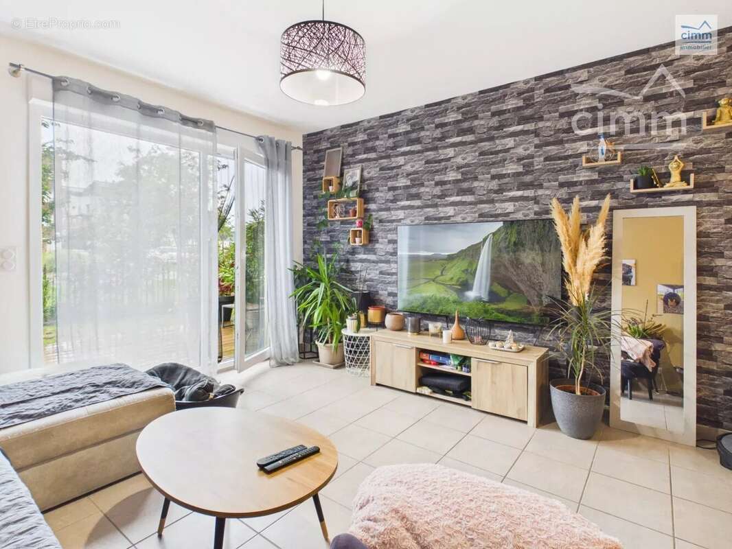 Appartement T3 LE RHEU - photo 2