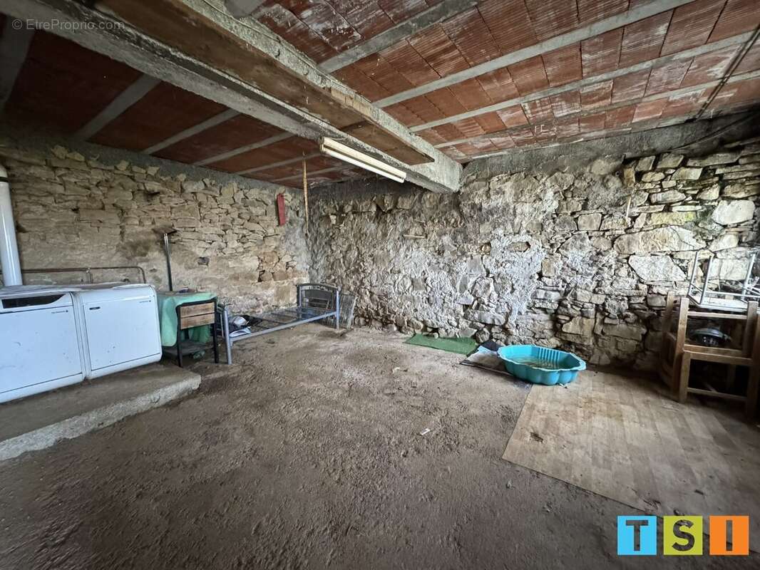 Maison à POINTIS-INARD