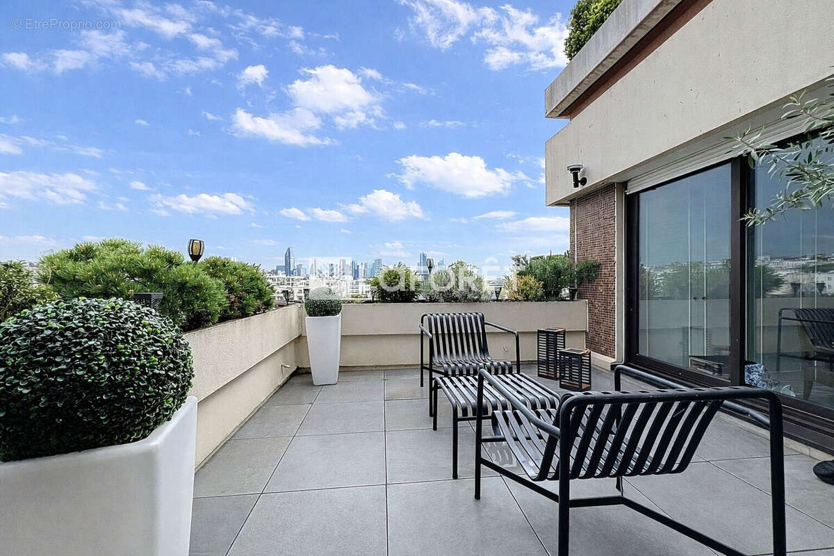 Appartement à SURESNES