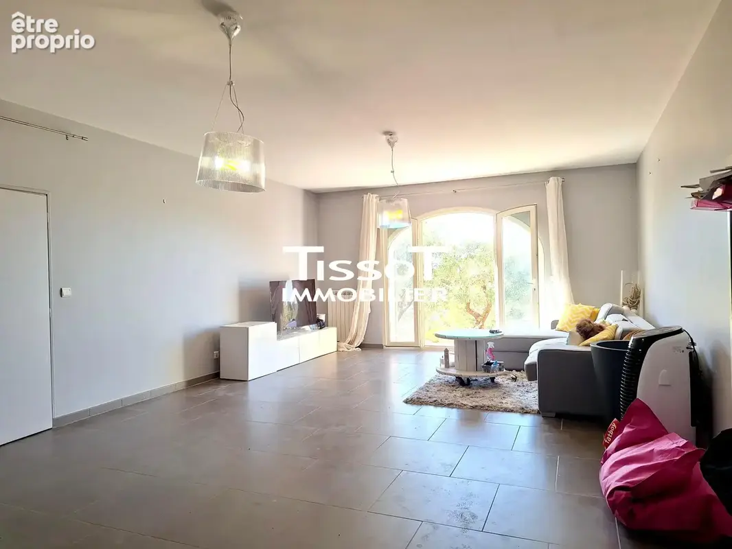 Maison 5 pièces 198 m² à vendre à Bellegarde (30127) - photo 9