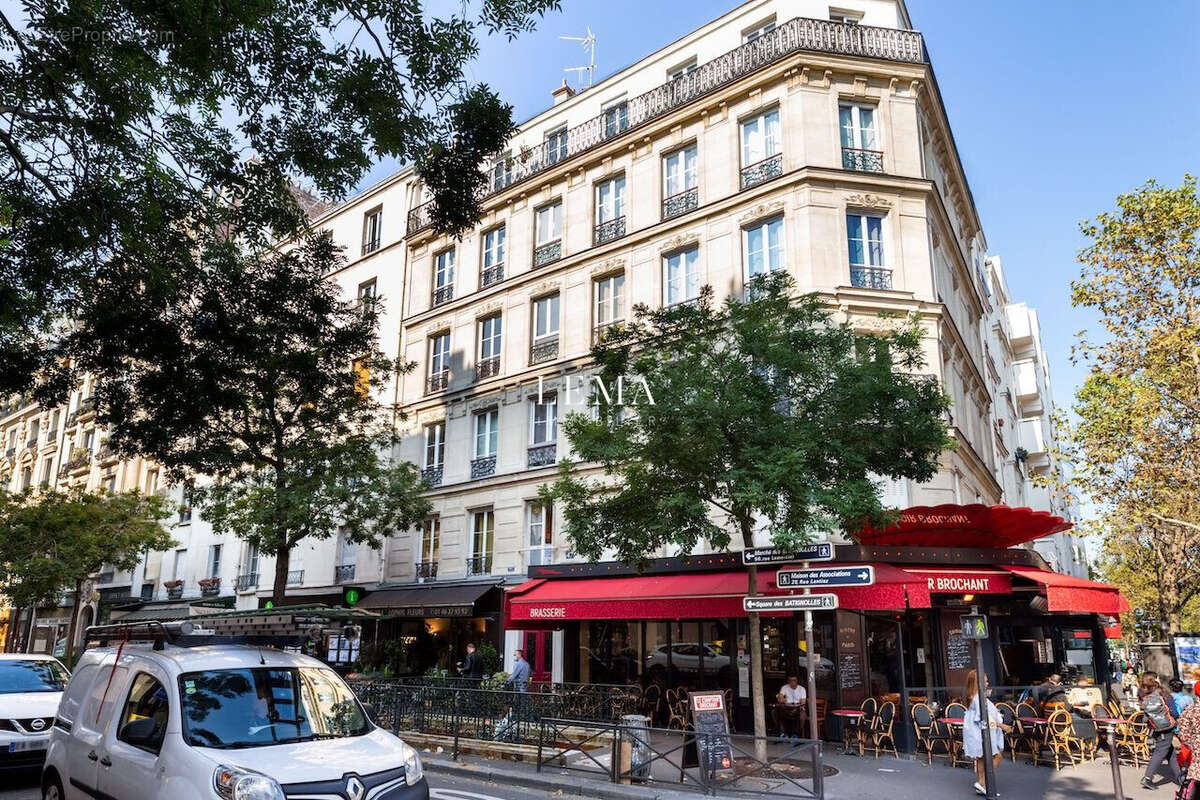 Appartement à PARIS-17E