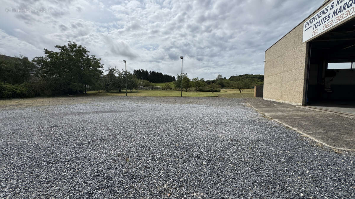 Commerce à SUNDHOUSE