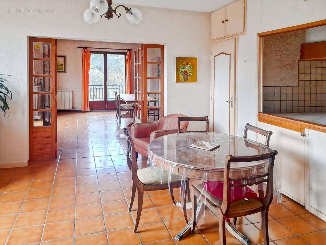 Maison à GINASSERVIS