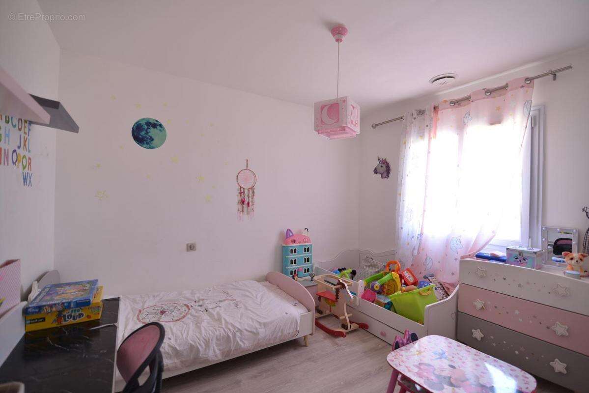 Maison à SAINT-VICTOR-LA-COSTE