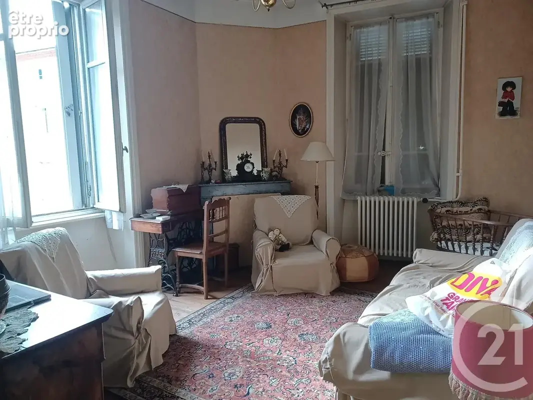 Maison 10 pièces 220 m² à vendre à Bourg-Argental (42220) - photo 4