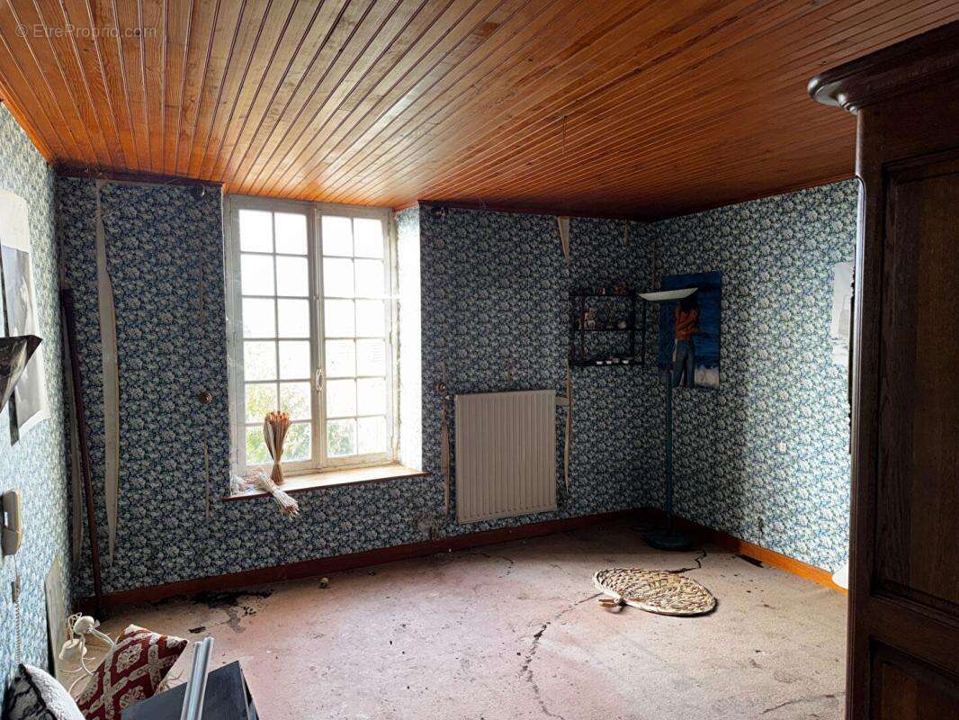 Maison de village sans vis vis 6 pièce(s) 160 m2 A RENOVER - photo 7