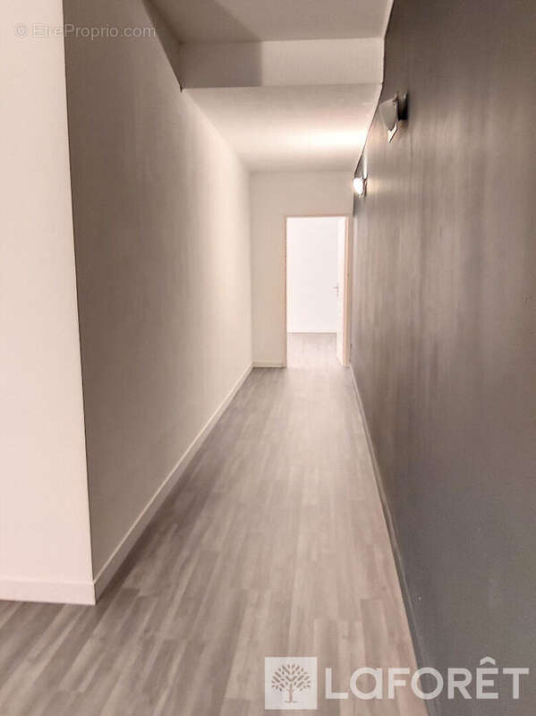 Commerce à VILLENAVE-D&#039;ORNON