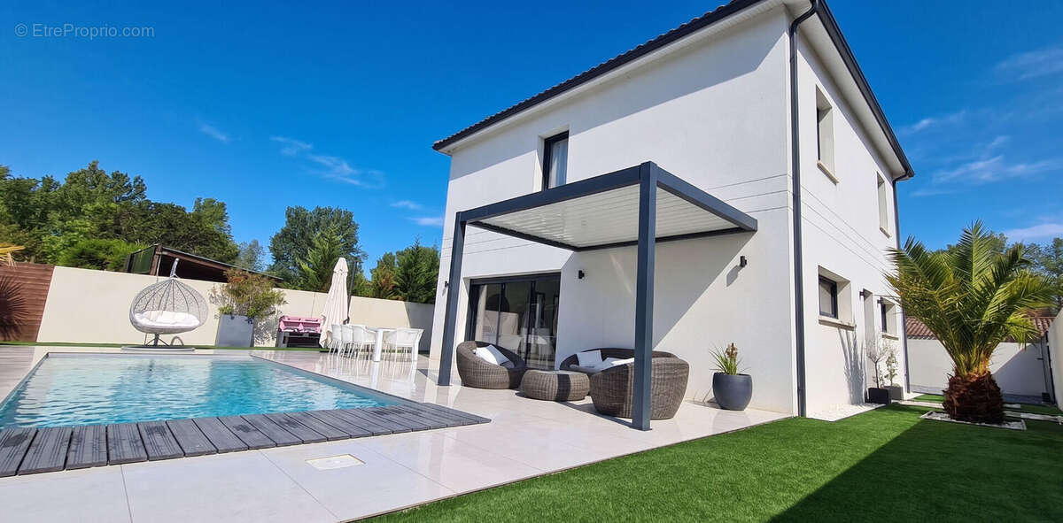 Maison à CADAUJAC