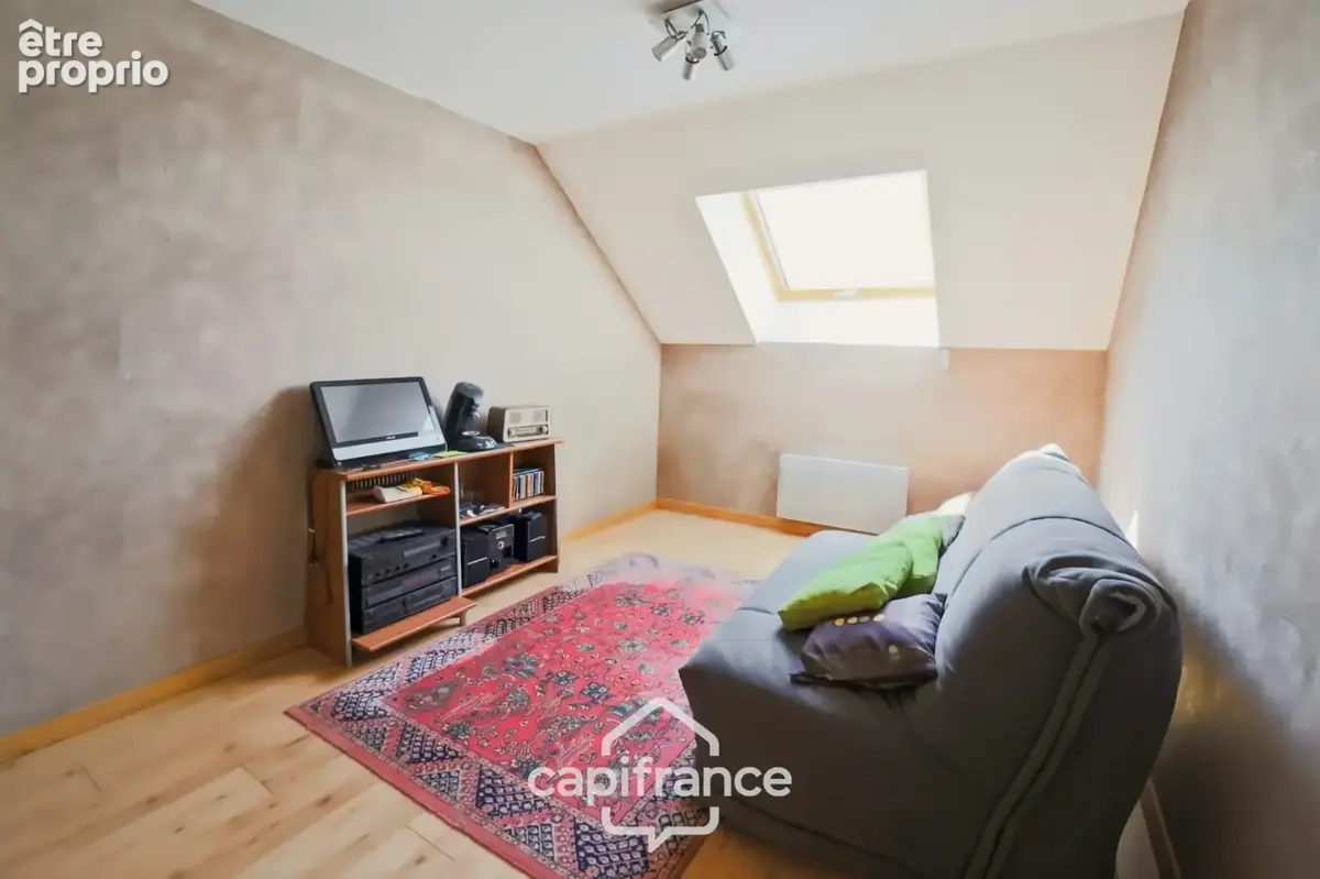 Maison en pierre au calme avec piscine, 5 chambres et plus de 1,6 hectare de terrain - Proche Lons-le-Saunier (39000) - photo 24