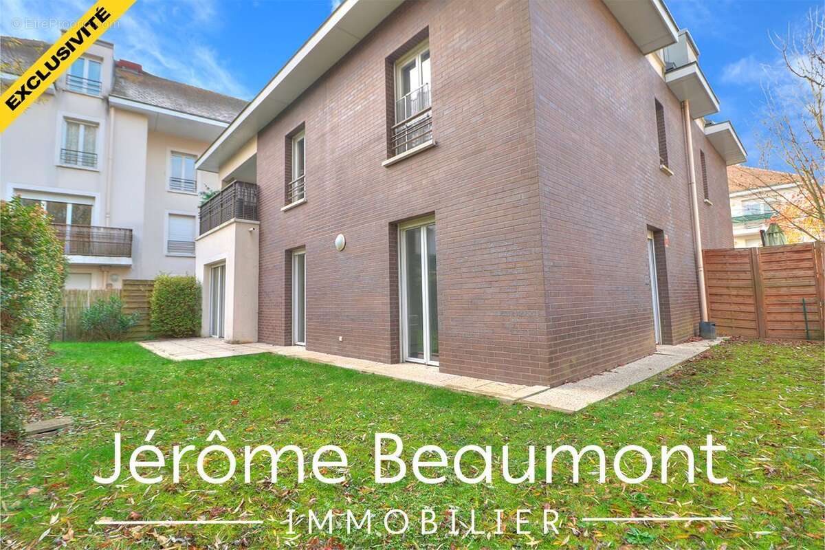 Appartement à EZANVILLE