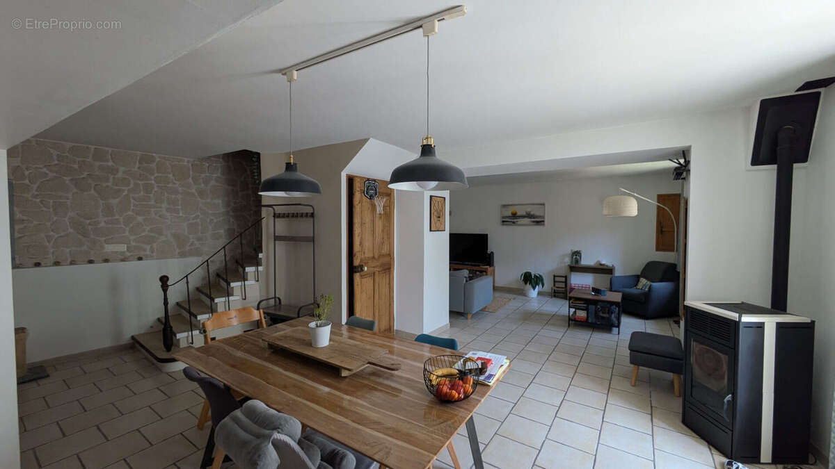 Maison à COURTHEZON