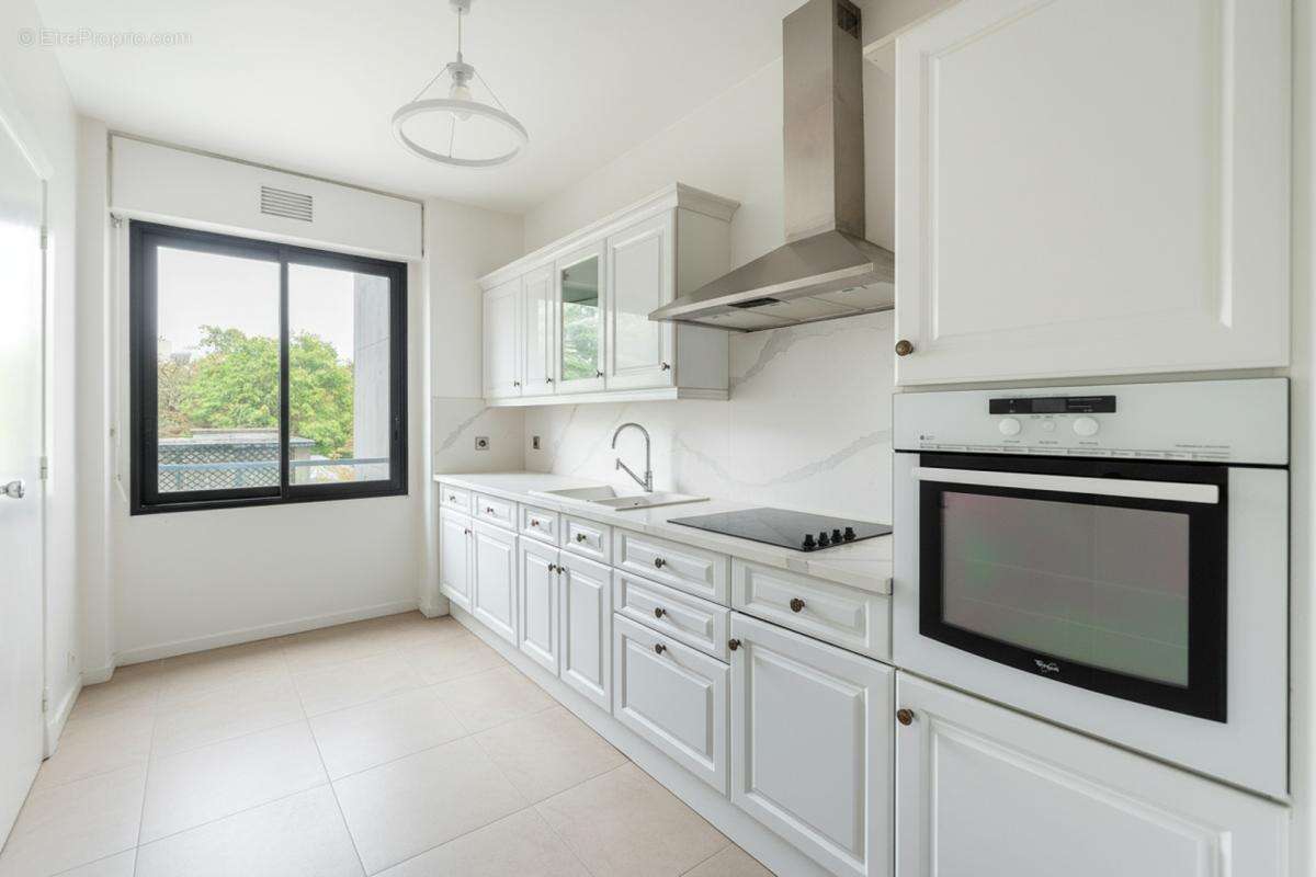 Appartement à PARIS-8E