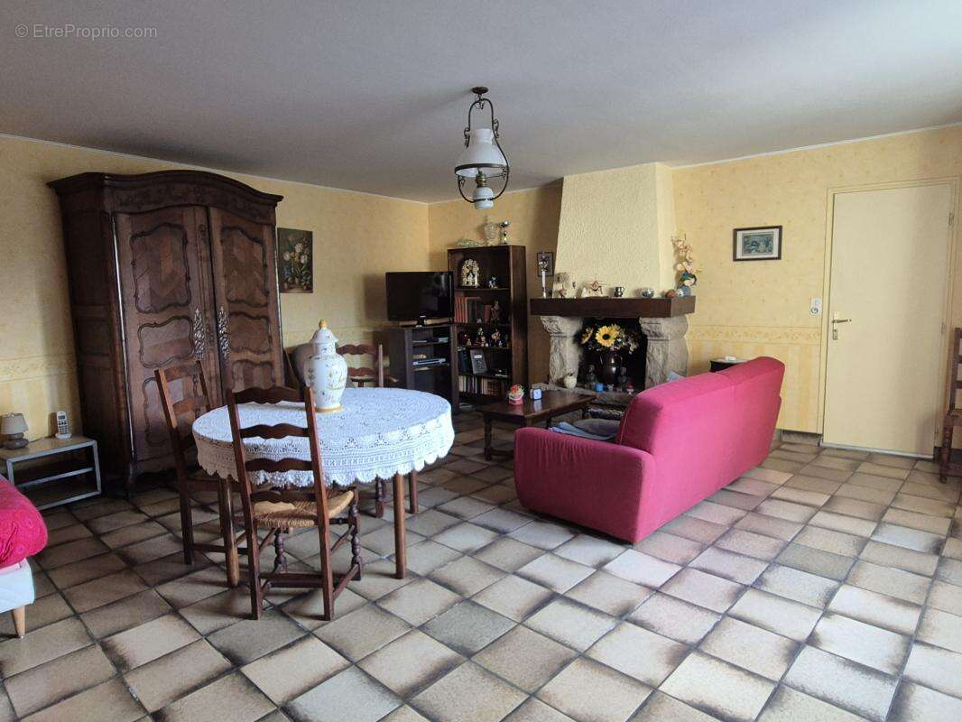 Maison à SAINT-AUBIN-DU-CORMIER