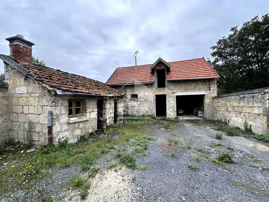 Maison à COUCY-LE-CHATEAU-AUFFRIQUE