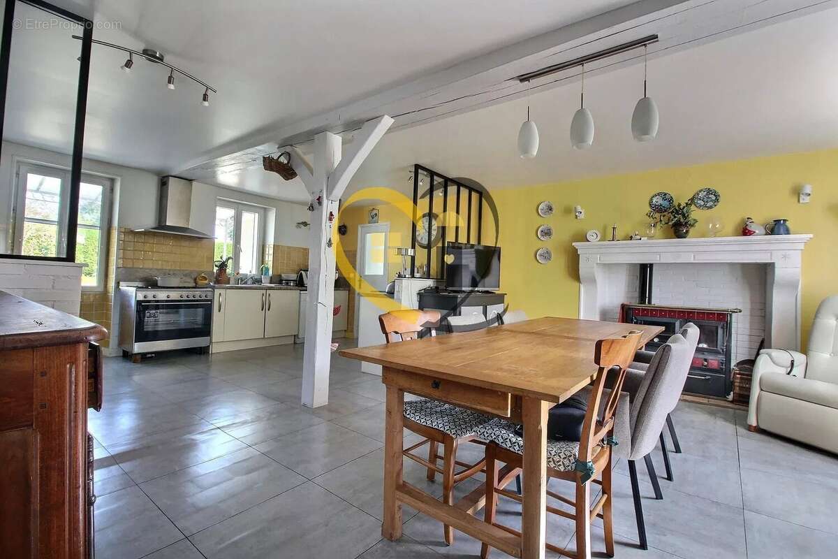 Maison à CREZANCY-EN-SANCERRE