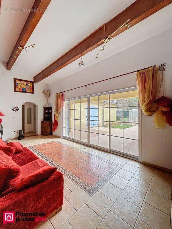 Propriété de 220m2 avec piscine sur 6 000 m² de terrain , à 5 min de Saint-Maximin, Ollières 83470 - photo 12