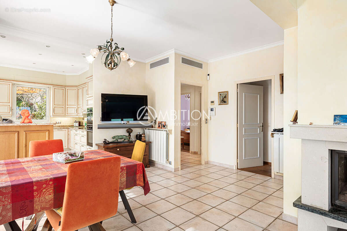 Maison à MANDELIEU-LA-NAPOULE