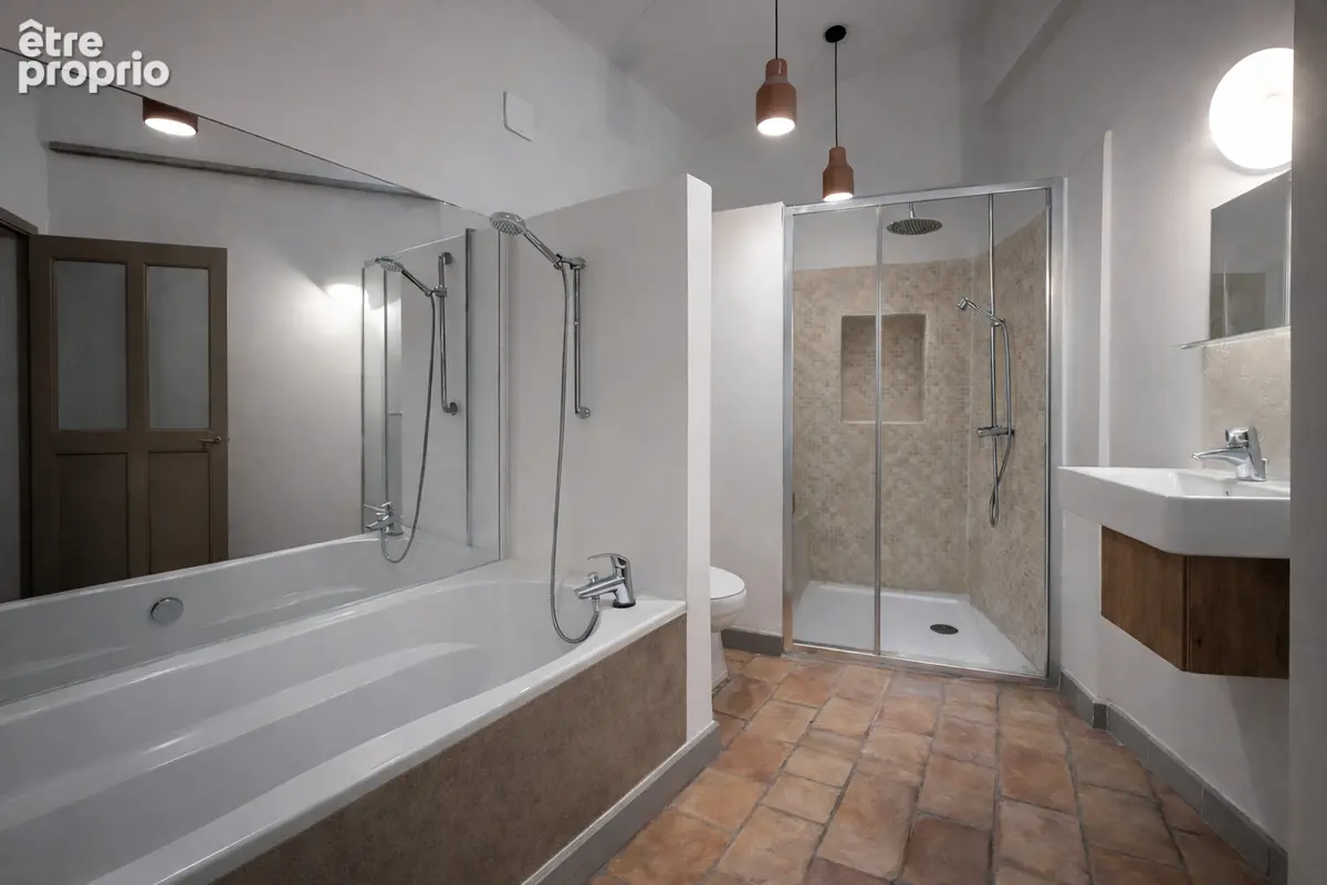 Maison de caractère + 3 suites + 50 m² à aménager : opportunité unique ! - photo 9