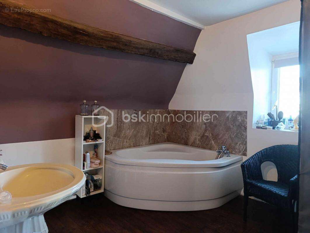 Appartement à NONANT-LE-PIN