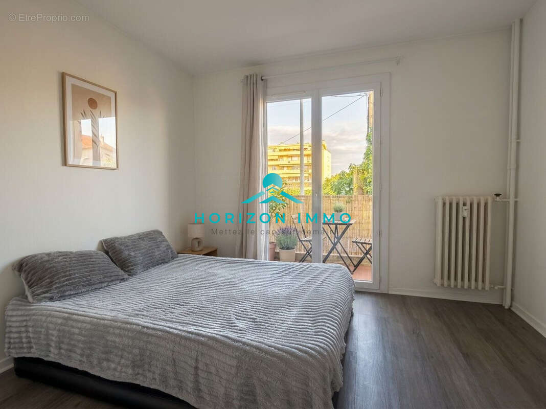 Appartement à SAINT-LAURENT-DU-VAR