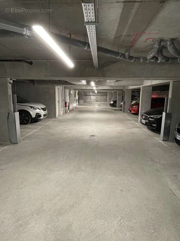 Parking à CHENNEVIERES-SUR-MARNE