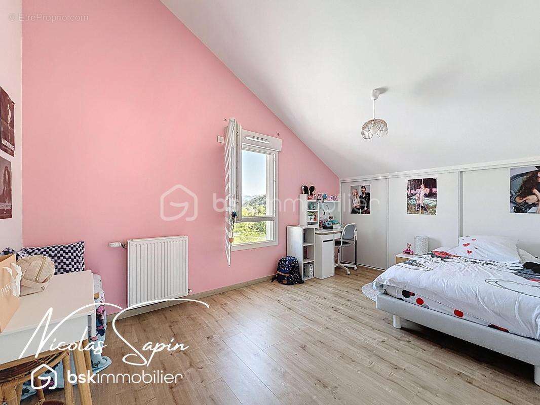 Appartement à VARCES-ALLIERES-ET-RISSET