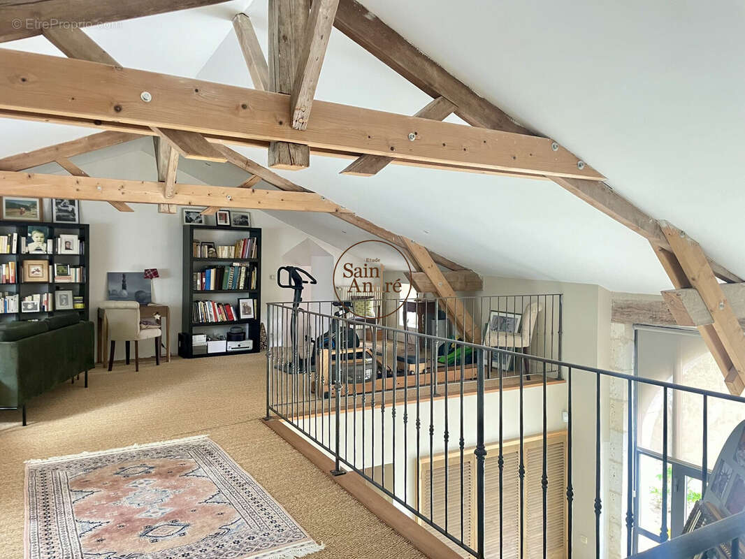 Bureau Mezzanine - Maison à PUYMOYEN