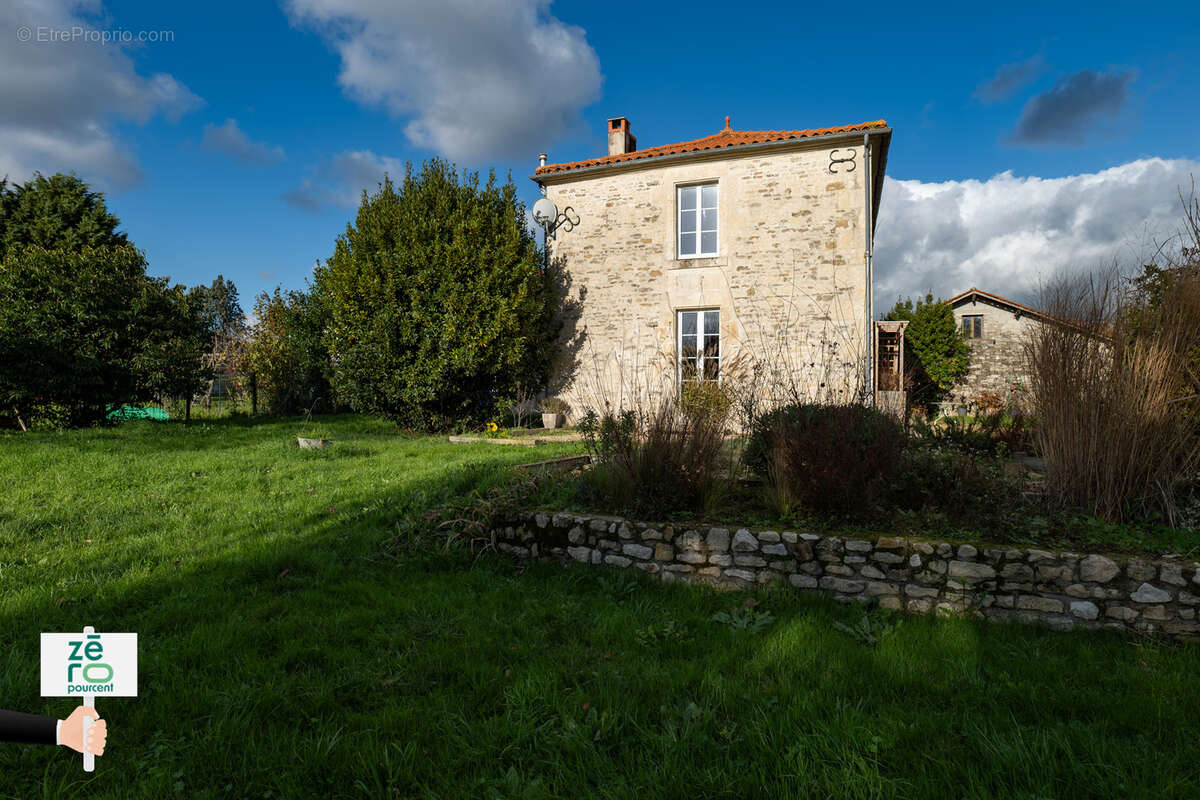 Maison à MARSAIS-SAINTE-RADEGONDE