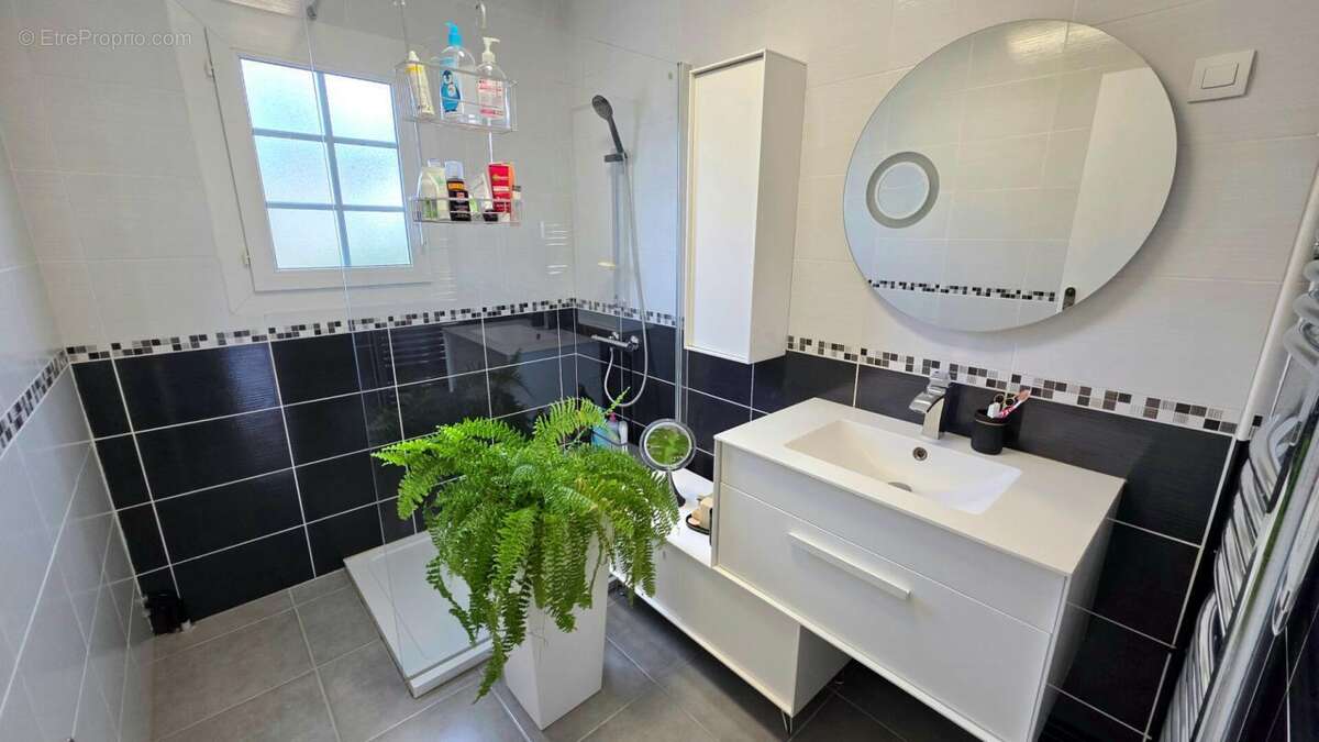 Maison Le Pian Medoc 5 pièce(s) 115 m2 - photo 8