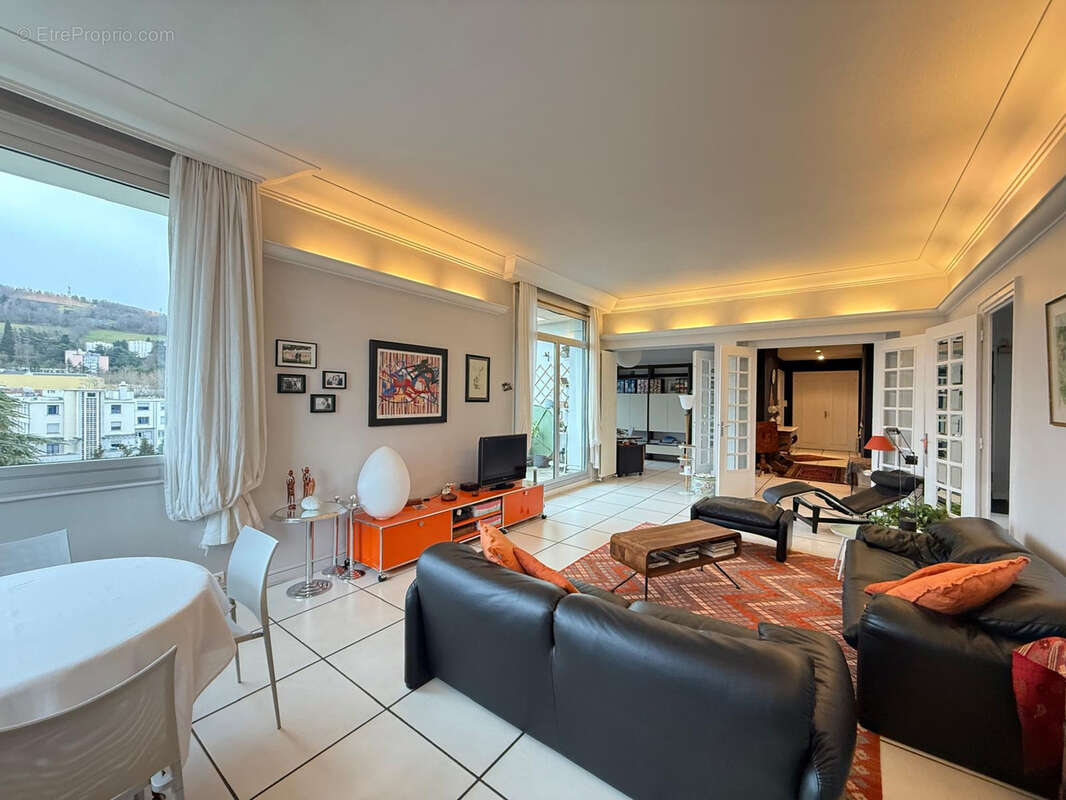 Appartement à SAINT-ETIENNE