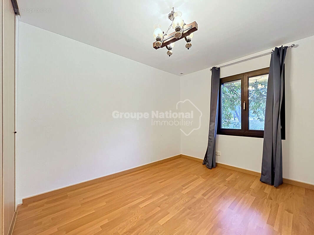 Uchaux, propriété avec gîte 205m² , possibilité revenu locatif, 4870m² de terrain arboré avec piscine - photo 12