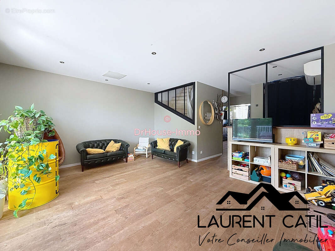 Appartement à BOURG-DE-PEAGE