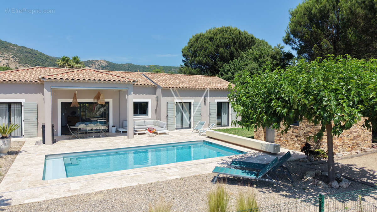 Maison à PLAN-DE-LA-TOUR