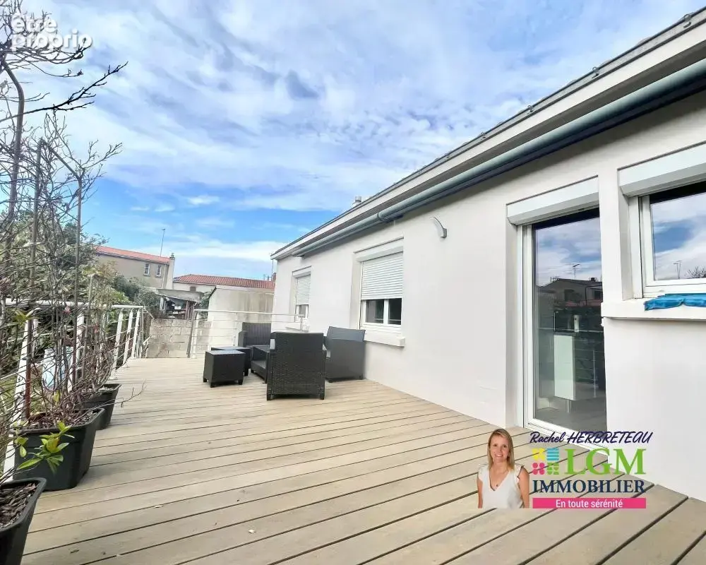 Centre ville de la Roche-sur-Yon – Maison familiale avec terrasse, sous-sol et stationnements - photo 4