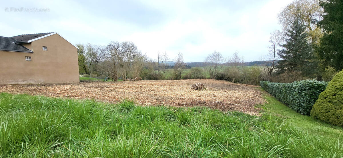 Terrain à SAINT-MARCEL