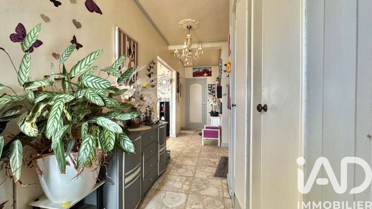 Photo 2 - Maison à ROMILLY-SUR-SEINE