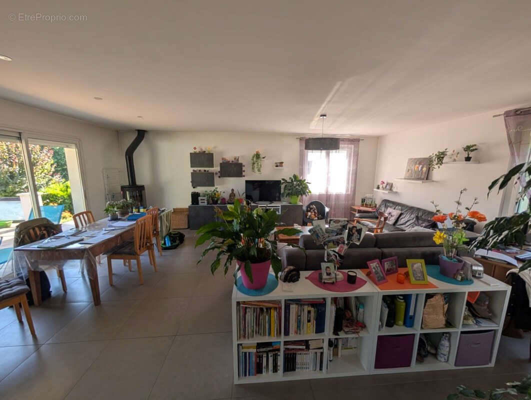 Maison à EYZIN-PINET