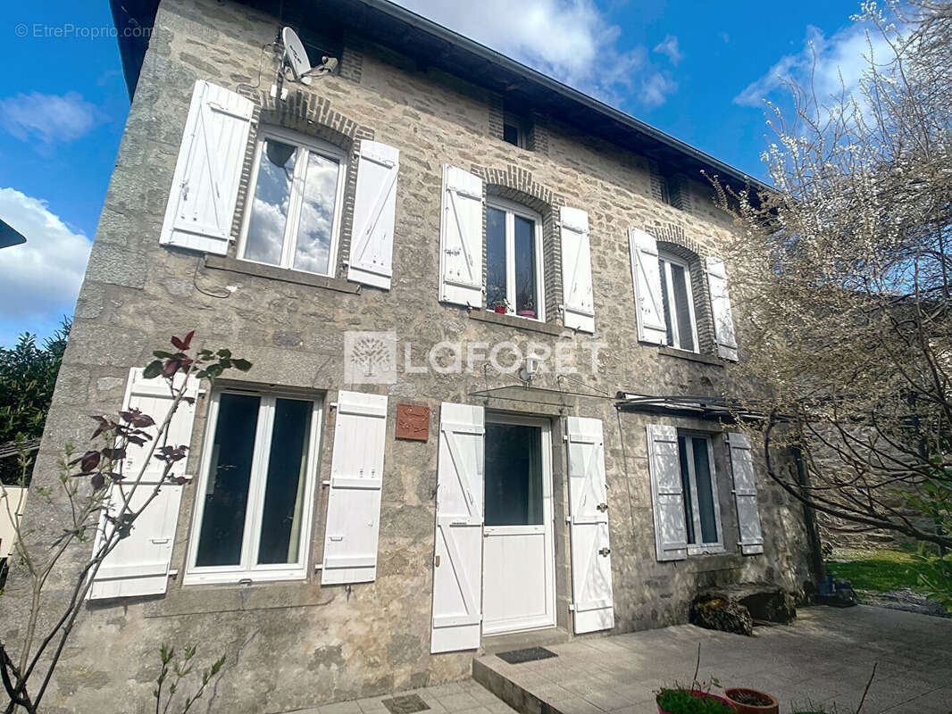 Maison à SAINT-DENIS-DES-MURS