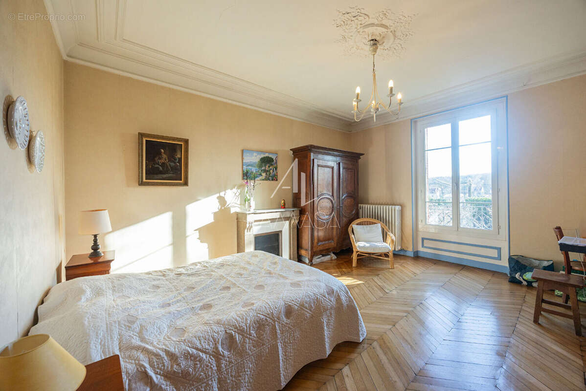 Maison à THORIGNY-SUR-MARNE