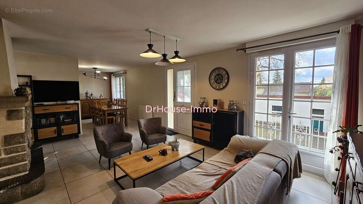 Maison à MONCE-EN-BELIN